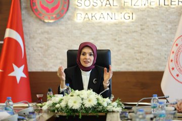 Evde Bakım Maaşı Ödemeleri Başladı: Bakan Göktaş, 4,2 Milyar TL'nin Hesaplara Aktarıldığını Duyurdu