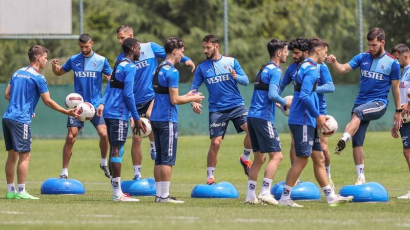 Trabzonspor, Ziraat Türkiye Kupası Finali İçin İstanbul'a Gitti: 28 Kişilik Kadro Belli Oldu