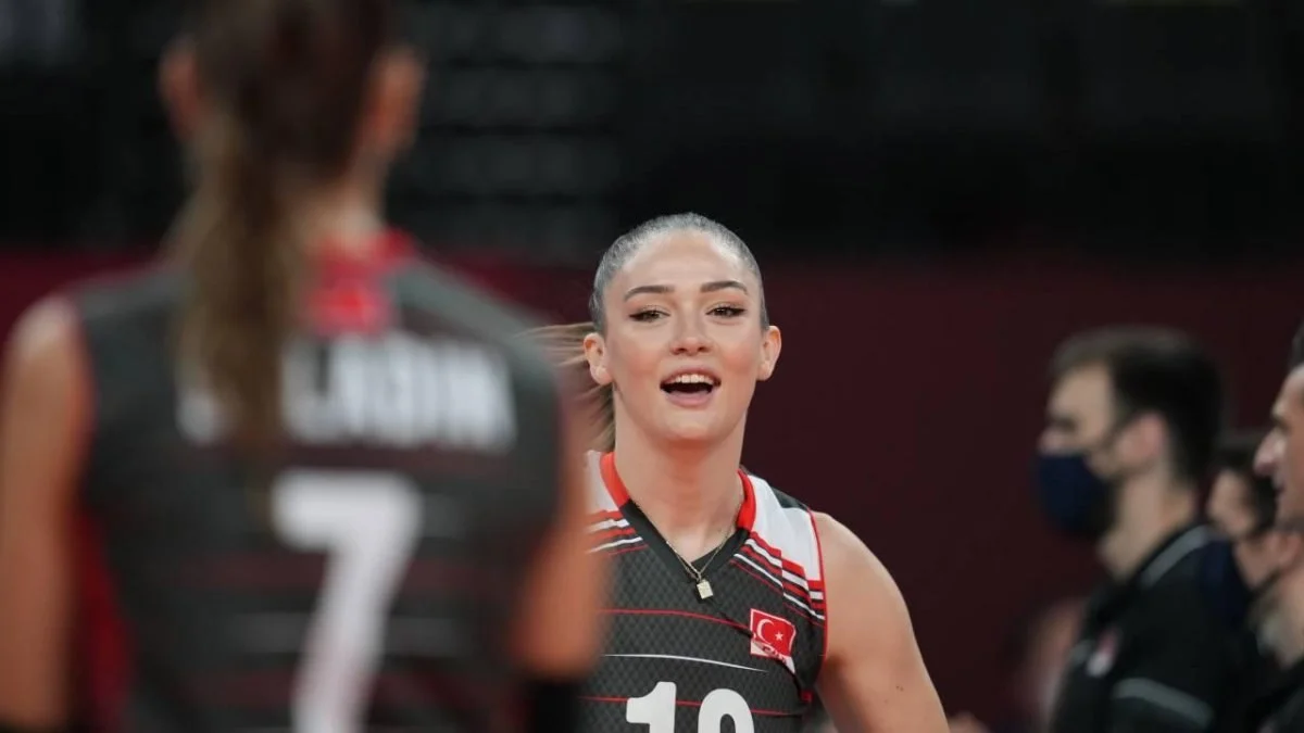 Zehra Güneş'in Sakatlığı Türk Voleybol Severleri Üzdü