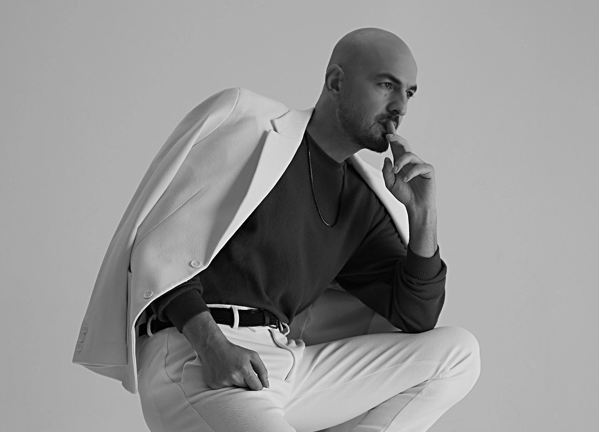Soner Sarıkabadayı'nın Yeni Teklisi 'Yangın Yangın' Müzik Listelerini Sarsacak