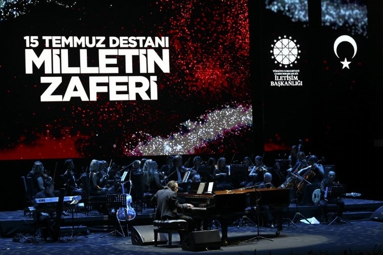 İletişim Başkanı Fahrettin Altun, Fahir Atakoğlu Konseri'nde konuştu