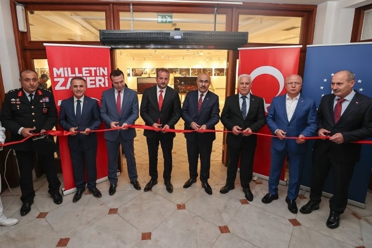 Bursa'da 15 Temmuz'a özel bir fotoğraf sergisi düzenlendi