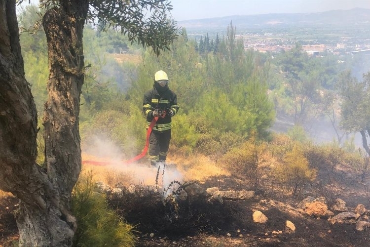 Manisa'da Büyükşehir Belediyesi'nden Hızlı Yangın Müdahalesi