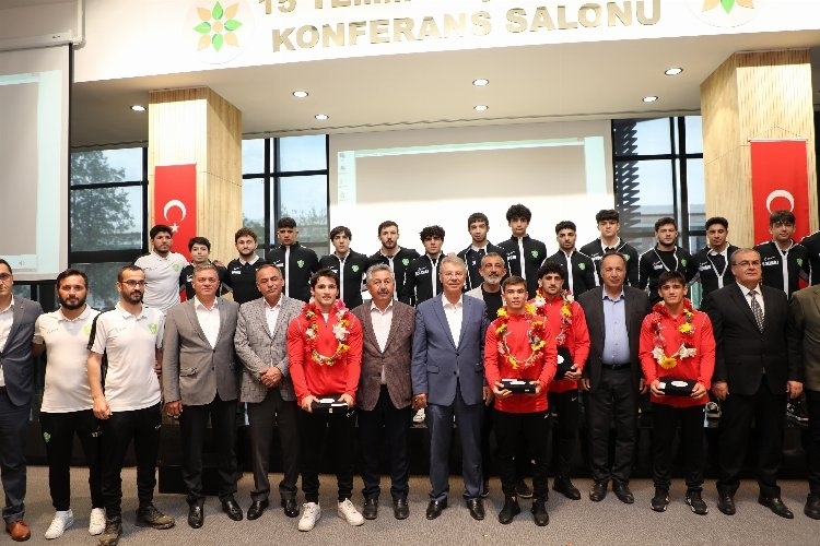 Güreş Milli Takımı'nın Parlayan Yıldızı: Kayseri Şeker Spor Kulübü