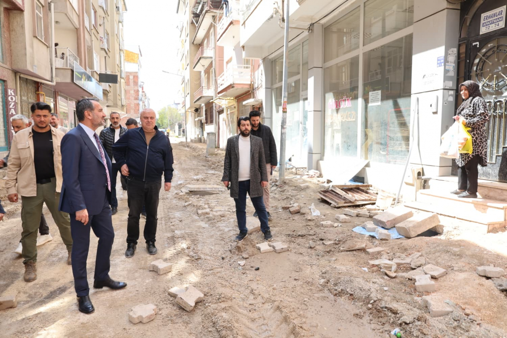 Elazığ’da “Asfalt Yılı” Kapsamında Yol Yenileme Seferberliği