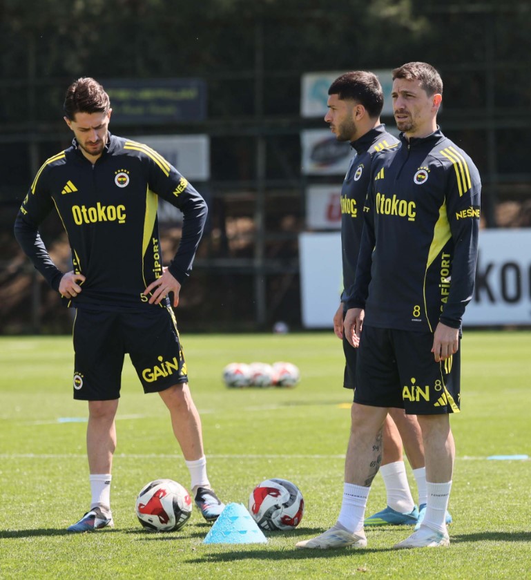 Fenerbahçe, Başakşehir Maçı Hazırlıklarına Taktik Çalışmayla Devam Etti