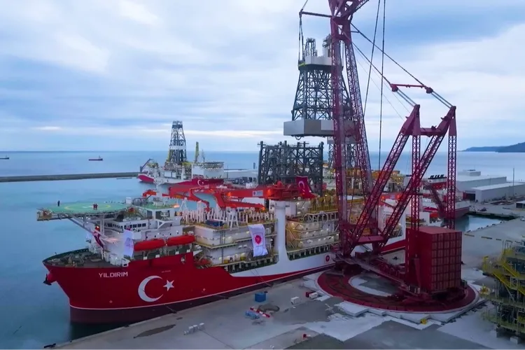 Yıldırım Sondaj Gemisi Karadeniz’de İlk Görevine Başlıyor