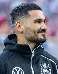 İlkay Gündoğan, Barcelona'ya transfer oldu ve sözleşme imzaladı