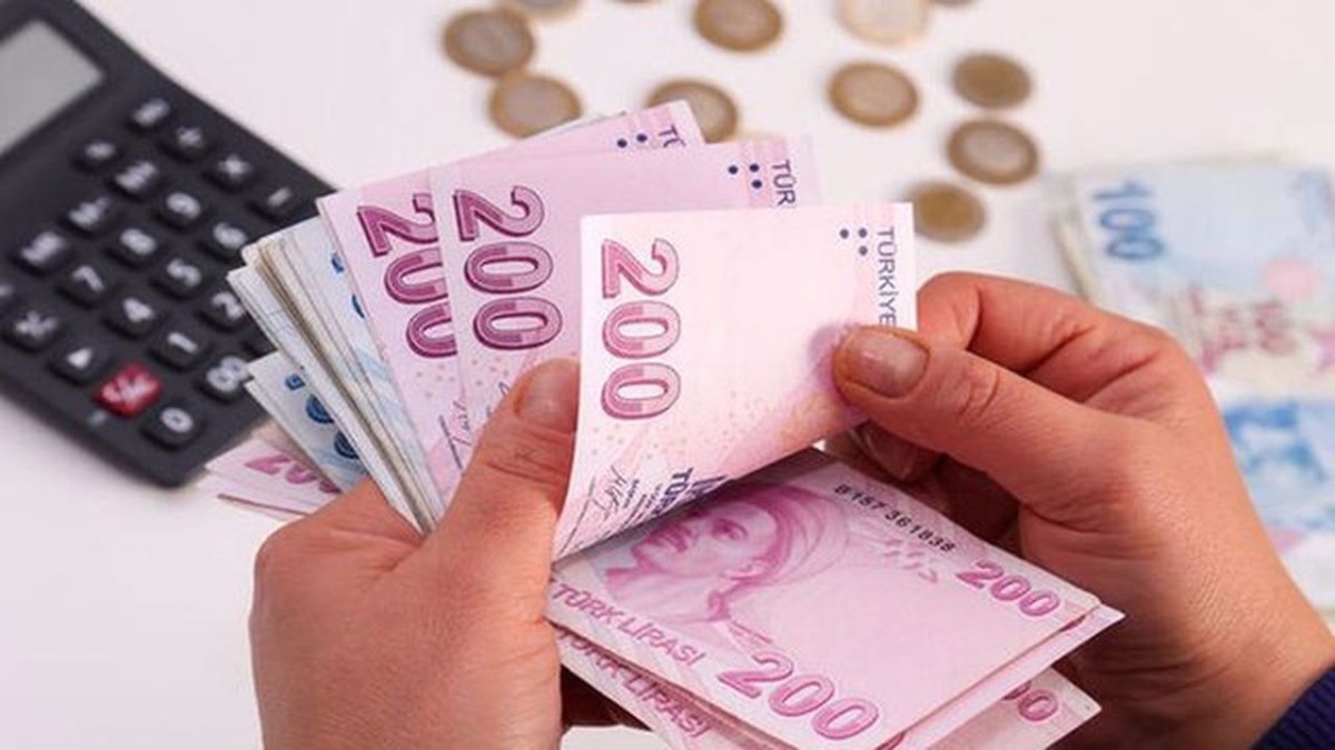 Emekli Maaşlarındaki Zam Hesaplarına Yatıyor: İşte Ödeme Tarihleri