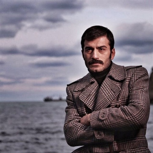 Oyuncu Ufuk Bayraktar'ın Mekanına Silahlı Saldırı