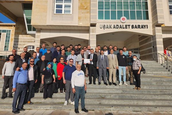 MHP UŞAK İL BAŞKANI ÜMİT ARSLAN, SEÇİMLERDE HAK ETTİĞİ MAZBATAYI ALDI
