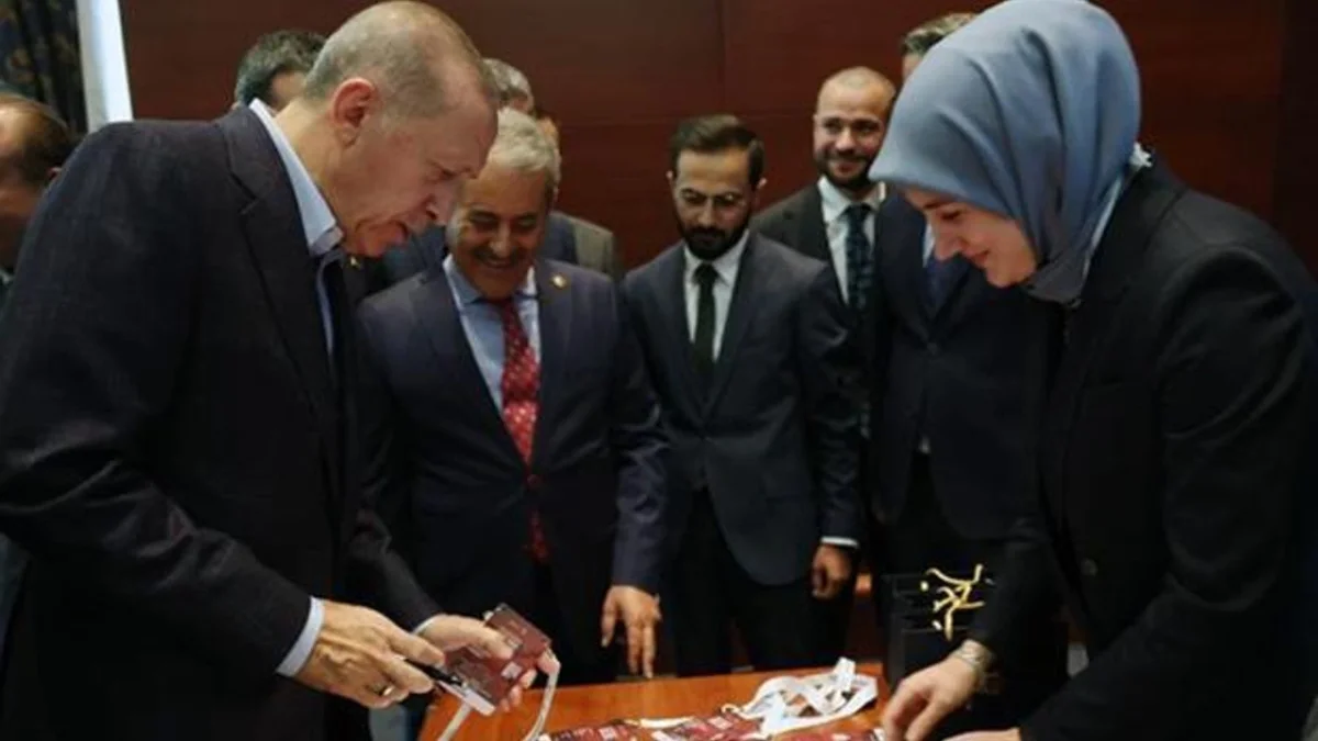 Cumhurbaşkanı ve AK Parti Genel Başkanı Erdoğan, Parti Delege Kartını Aldı