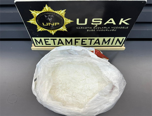 UYUŞTURUCU MADDE OPERASYONU SONUCUNDA 1 KİLOGRAM METAMFETAMİN ELE GEÇİRİLDİ