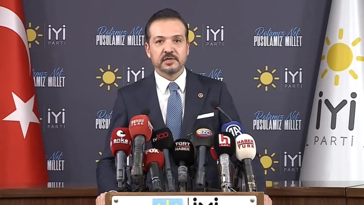 İYİ Parti, Yerel Seçimde CHP'nin İş Birliği Teklifini Geri Çevirdi
